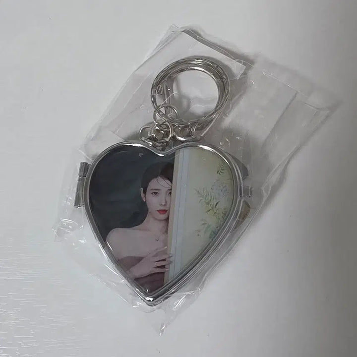 [BUNJANG] J.ESTINA IU Rocket Pendant Keyring Heart Keyring / 제이에스티나 아이유 로켓 펜던트 키링 하트 키링 새상품