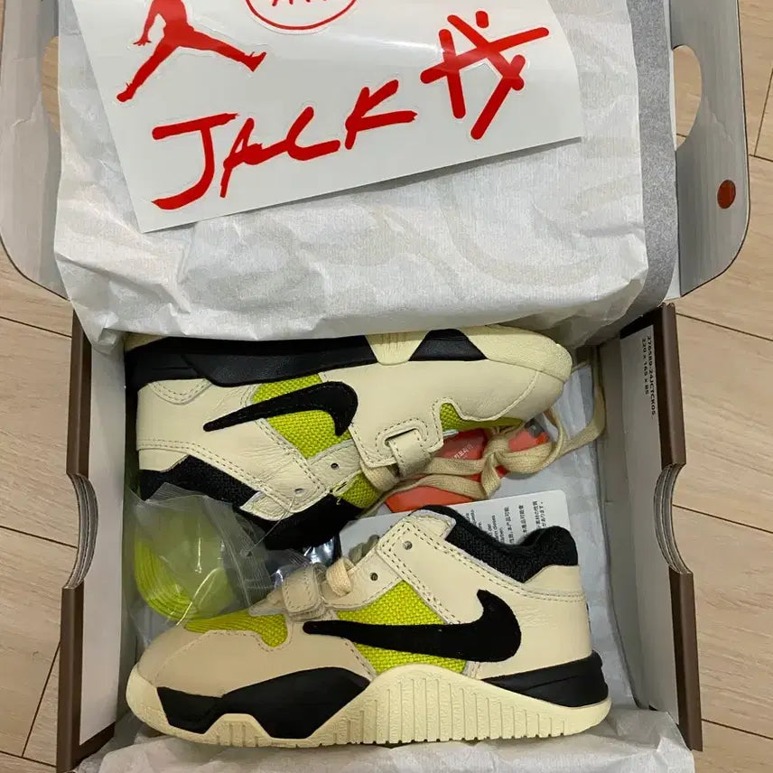 [BUNJANG] Nike Travis Scott Jumpman Jack TR Kids TD Bright Cactus Sneakers / (새제품) 스캇 덤프맨 TD 160 사이즈 판매