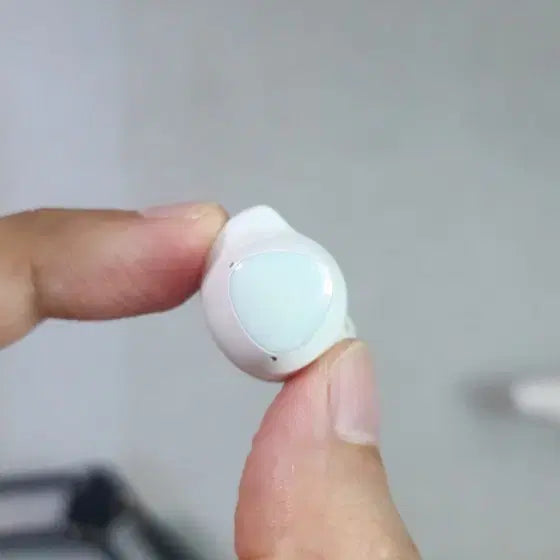 [BUNJANG] Samsung Galaxy Buds+ White Left/Right Units / 버즈 플러스 화이트 왼쪽,오른쪽 유닛 판매합니다