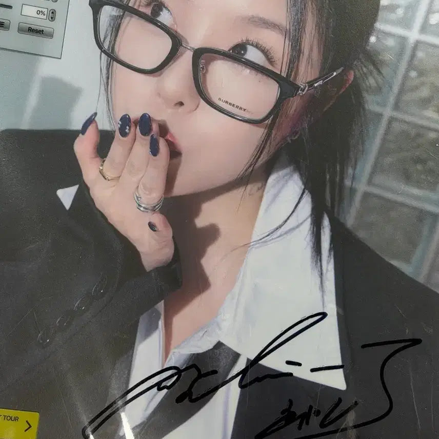 [BUNJANG] MAMAMOO Wheein Signed File Fanmeeting Exclusive / 마마무 휘인 싸인 파일 팬콘서트 당첨