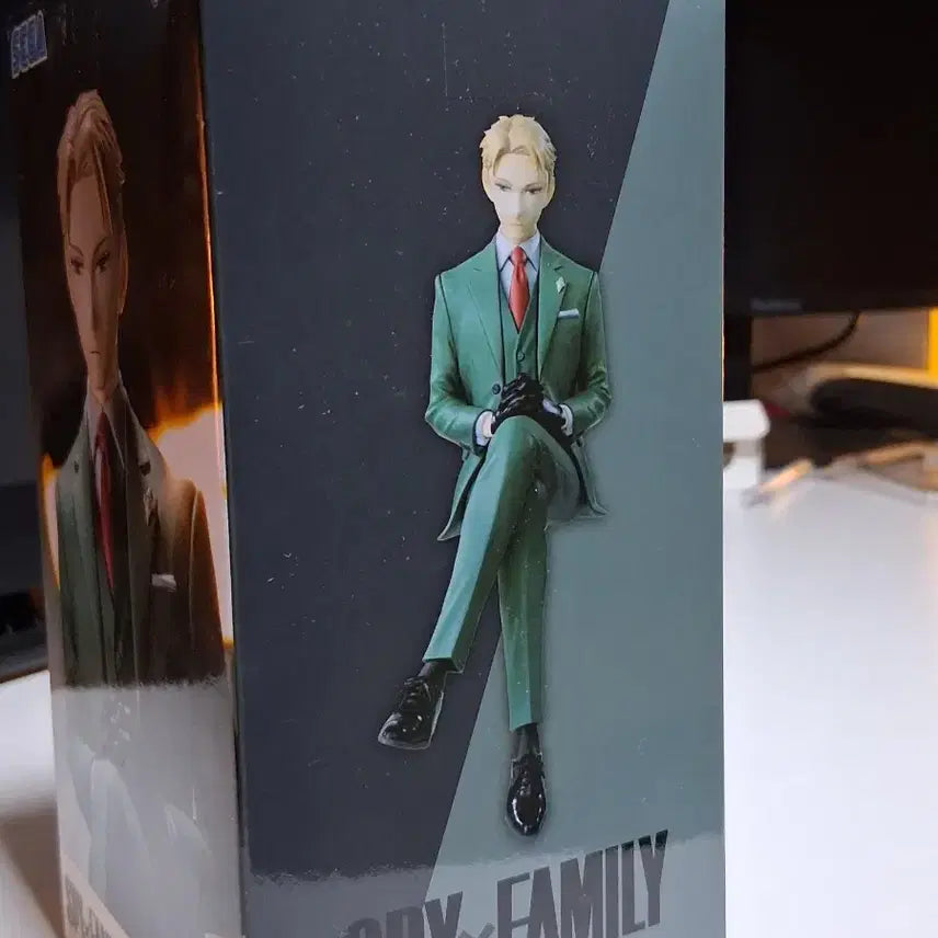 [BUNJANG] Lloyd Forger Spy x Family Phone Collection Figure (Opened) / 로이드 피규어
