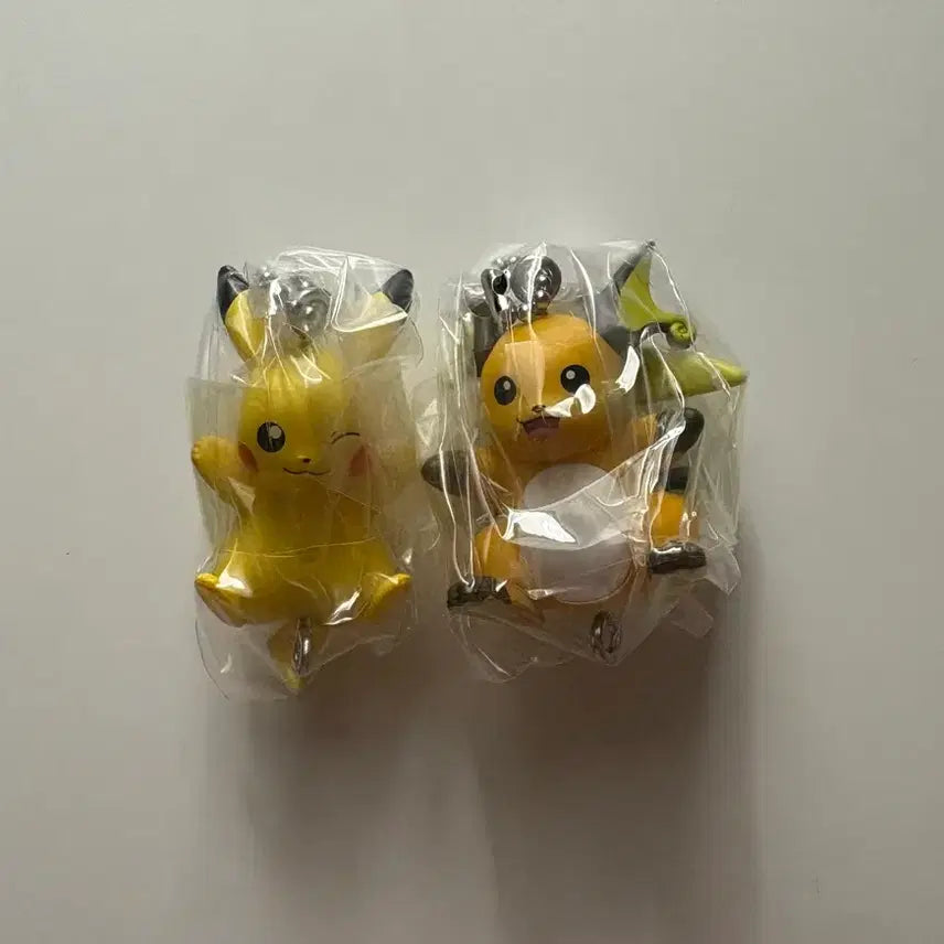 [BUNJANG] Bandai Pokemon Pikachu Raichu Charing Gacha Ball Chain / 반다이 포켓몬 피카츄 라이츄 대롱가챠 볼체인