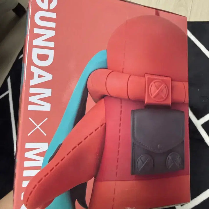[BUNJANG] Banpresto Gundam x Hatsune Miku Collaboration Char Aznable Zaku Design Figure (Sealed) / 반프레스토 건담 하츠네 미쿠 샤아자쿠 콜라보 피규어 미개봉
