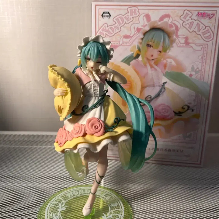 [BUNJANG] Hatsune Miku Wonderland Sleeping Beauty Miku Figure / 이번주만)) 하츠네 미쿠 원더랜드 잠자는 숲속의 미쿠 피규어