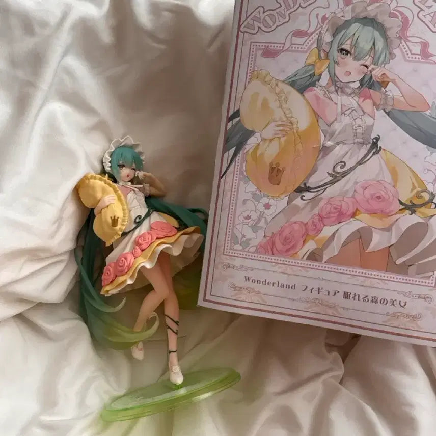 [BUNJANG] Hatsune Miku Wonderland Sleeping Beauty Miku Figure / 이번주만)) 하츠네 미쿠 원더랜드 잠자는 숲속의 미쿠 피규어