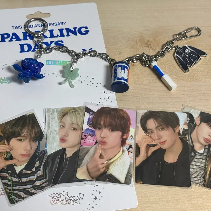 [BUNJANG] TWS 2nd Anniversary Keyring Set + Photocard (Excluding Shin Yu) / 투어스 2주년 키링세트+포카(신유제외)