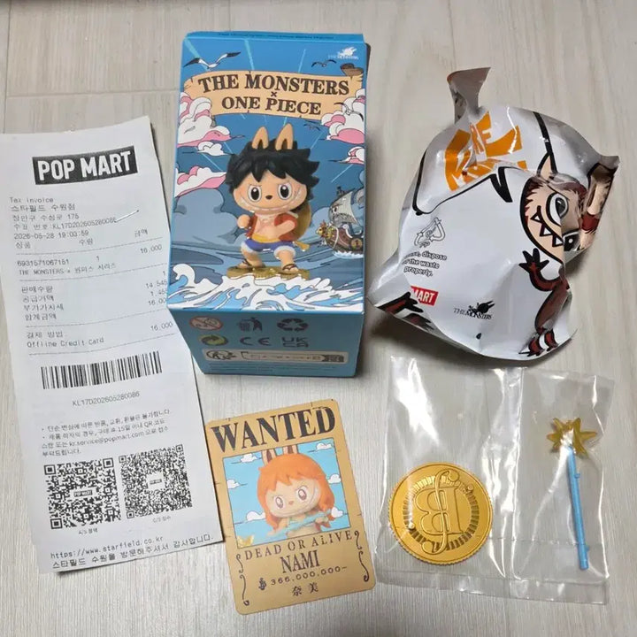 [BUNJANG] Labubu One Piece Nami &amp; Robin Figure Set / 정품) 라부부 원피스 피규어