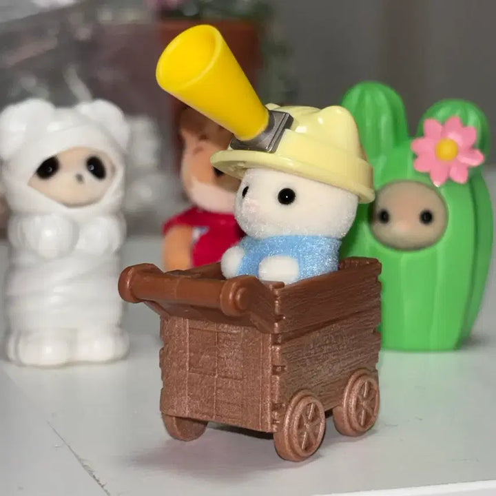 [BUNJANG] Sylvanian Families Adventure Blind Bag Latte Cat / 실바니안 어드벤처 블라인드백 라떼고양이