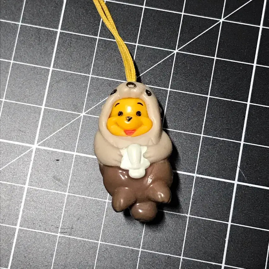 [BUNJANG] 2000s Winnie the Pooh Rubber Strap Otter/Seal / 2000년대 곰돌이 푸 고무 스트랩 판매 수달 해달