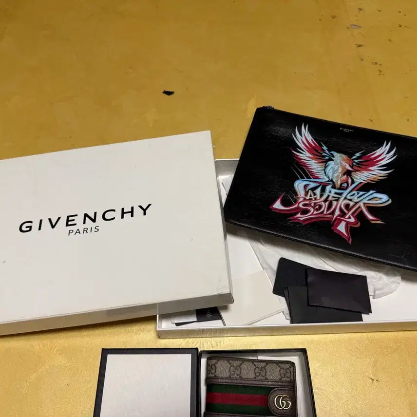 [BUNJANG] Givenchy Black Leather Clutch / GIVENCHY 지방시 클러치 블랙 레더