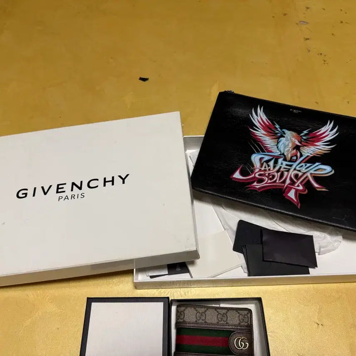 [BUNJANG] Givenchy Black Leather Clutch / GIVENCHY 지방시 클러치 블랙 레더