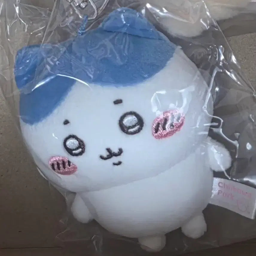 [BUNJANG] Chiikawa Park Hachiware Keychain Mascot / 치이카와 파크 하치와레 열쇠고리 마스코트