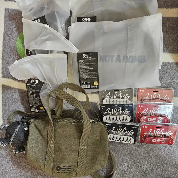 [BUNJANG] BTS Arirang Lightstick Bag (Unused) / (미사용) BTS 아리랑 응원봉 가방