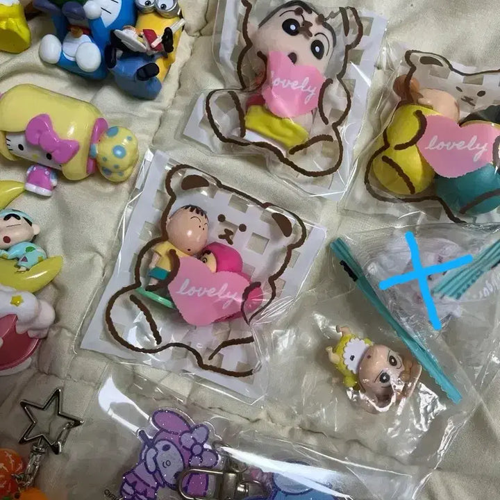 [SOLD OUT] 짱구 / 산리오 캐릭터 피규어 일괄