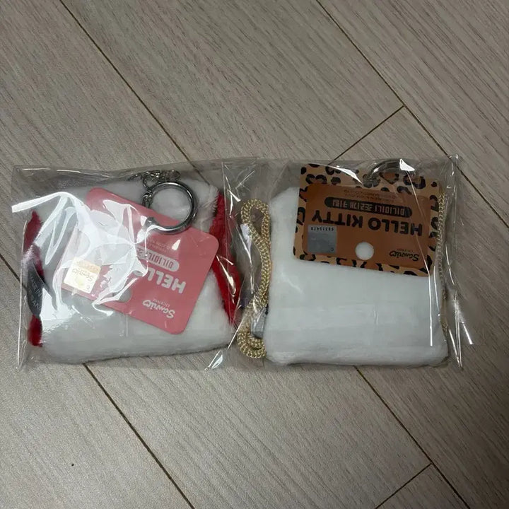 [BUNJANG] Kitty Drawstring Keychain Pouch / 키티 복조리 키링 파우치