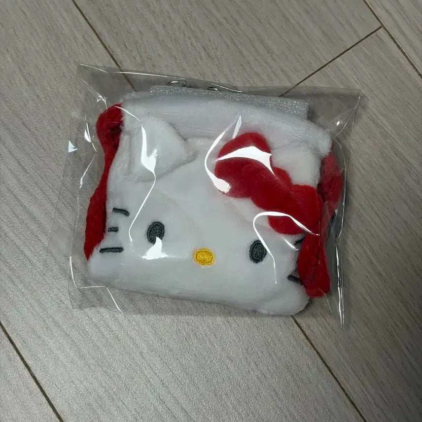 [BUNJANG] Kitty Drawstring Keychain Pouch / 키티 복조리 키링 파우치