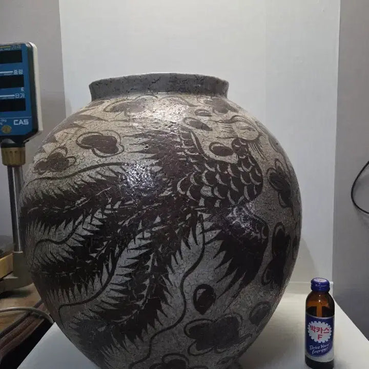 [BUNJANG] Large Goryeo Dynasty Celadon Vase with Dragon Motif / 초대형 송대 철화 용문 대단지 높이45cm무게12.8kg 판매자강추