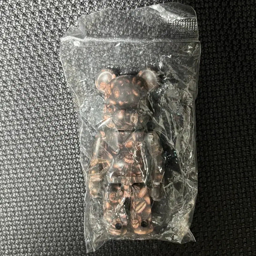 [BUNJANG] Bearbrick 44th Series Jelly Bean Coffee Bean (No Card) / 베어브릭 44탄 젤리빈 커피콩 (카드X)