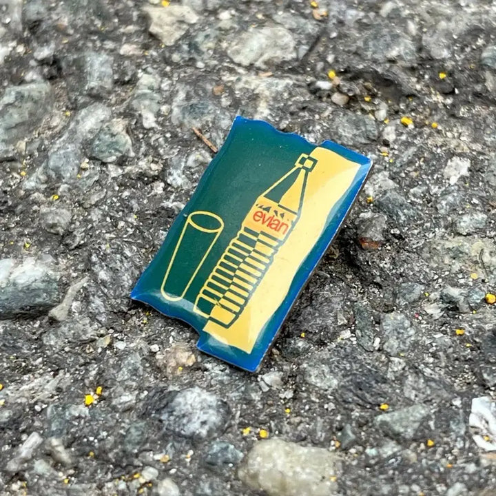 [BUNJANG] Evian Mineral Water Vintage French Pin Badge / EVIAN 에비앙 미네랄워터 프랑스 빈티지뱃지 핀브로치 A176