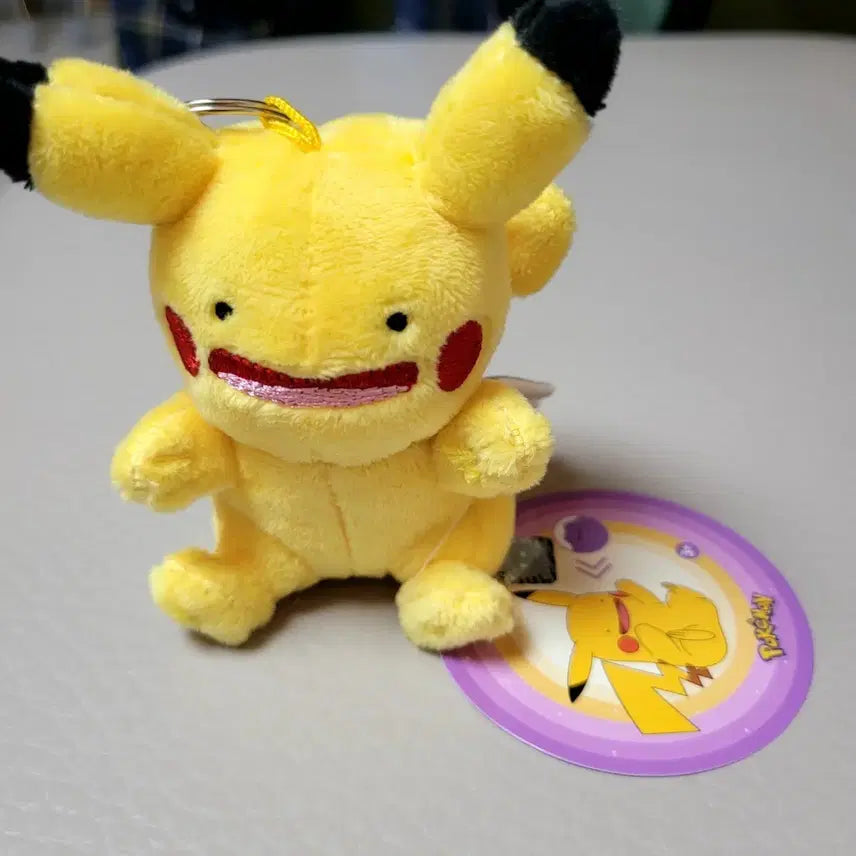 [BUNJANG] Pokemon Pikachu Metamon Transformation Keychain - New / 포켓몬스터 피카츄 변신한 메타몽 키링 새상품