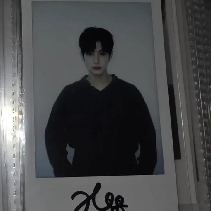 [BUNJANG] IDNTT Heejoo Signed Polaroid Photo Card / idntt (아이덴티티) 희주 싸인 폴라로이드 2