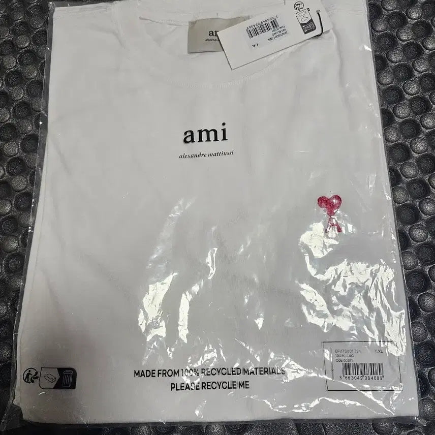 [BUNJANG] AMI Paris Small Heart Logo T-Shirt XL White / 아미 스몰 하트 로고 반팔티 XL 화이트