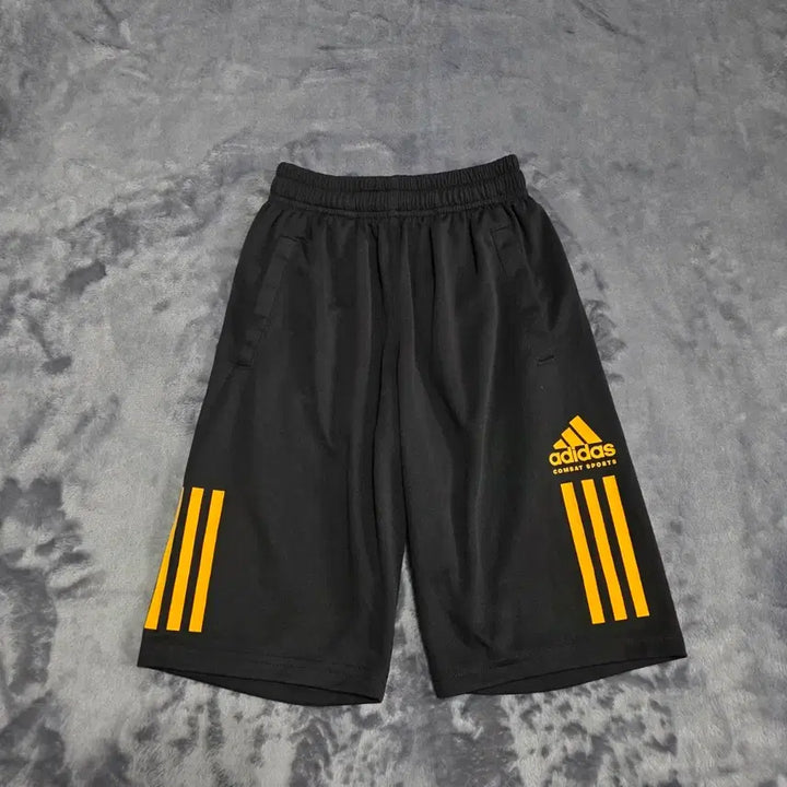 [BUNJANG] Adidas Kids Shorts / (130)아디다스 키즈 반바지