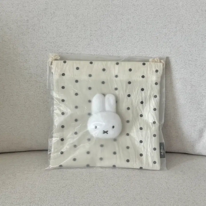 [BUNJANG] Miffy Polka Dot Drawstring Pouch / 일본미피 인형 땡땡이 조이개 파우치