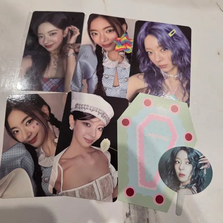 [BUNJANG] ITZY Lia Motto Photocard Set with Fan / itzy 있지 리아 motto 특전포카 포함 세트