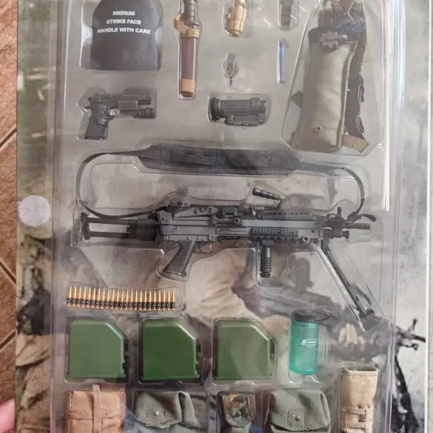 [BUNJANG] Hot Toys USMC M249 SAW Gunner Action Figure / 핫토이 USMC M249 SAW 거너 피규어