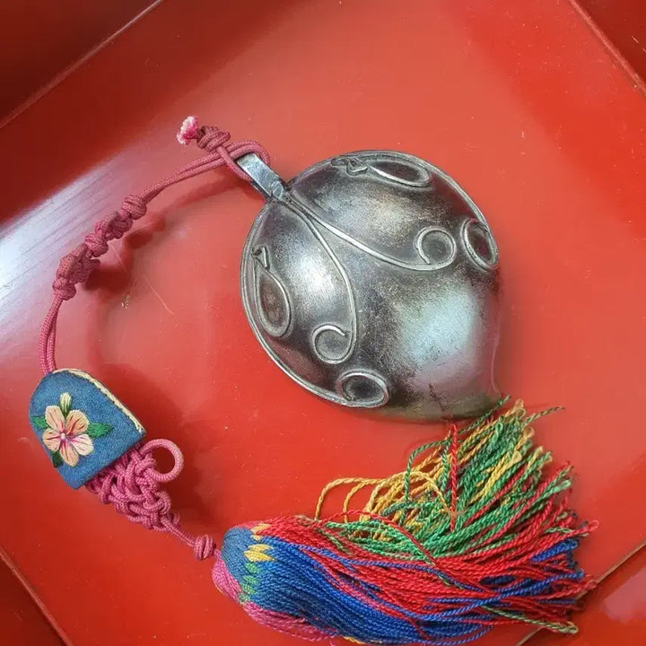 [BUNJANG] Joseon Dynasty Silver Gourd Flask / 조선시대 은 표주박