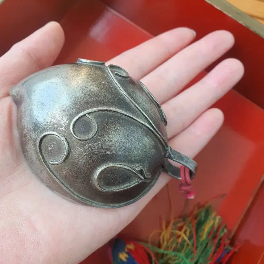 [BUNJANG] Joseon Dynasty Silver Gourd Flask / 조선시대 은 표주박