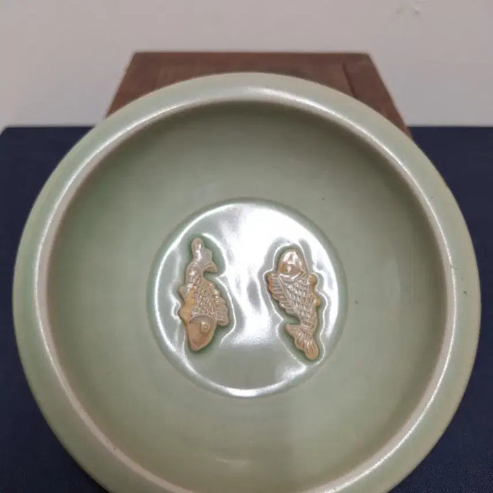 [BUNJANG] Chinese Celadon Glazed Porcelain Fish Plate Antique / 중국 도자기, 골동품, 녹유청자어문반