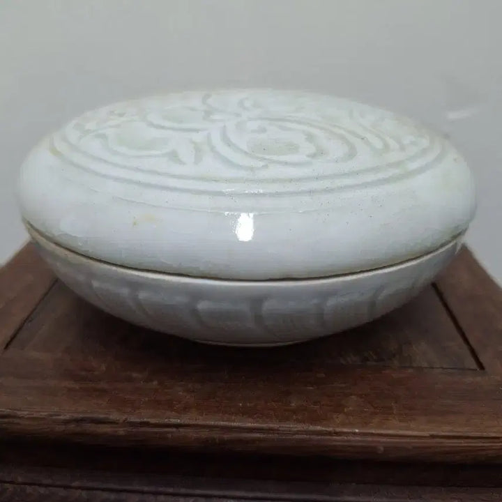 [BUNJANG] Chinese Celadon Porcelain Carved Chrysanthemum Xiangqi / 중국 도자기, 골동품, 영청백자,음각국화문화장기