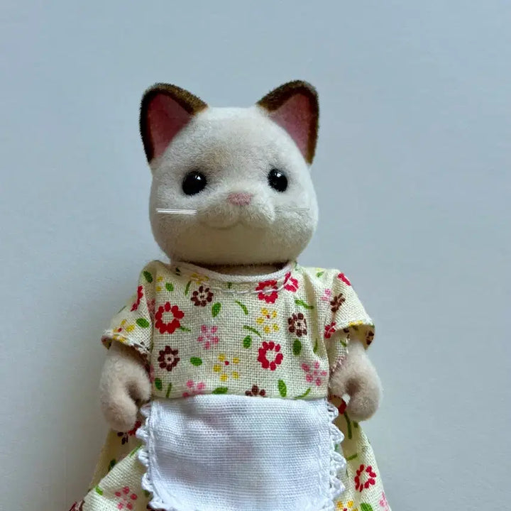 [BUNJANG] Sylvanian Families Cream Cat Figure with Claws / 실바니안 크림캣 집게손