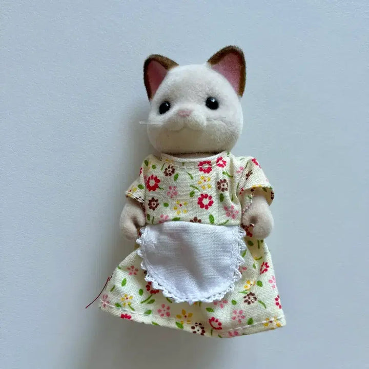 [BUNJANG] Sylvanian Families Cream Cat Figure with Claws / 실바니안 크림캣 집게손