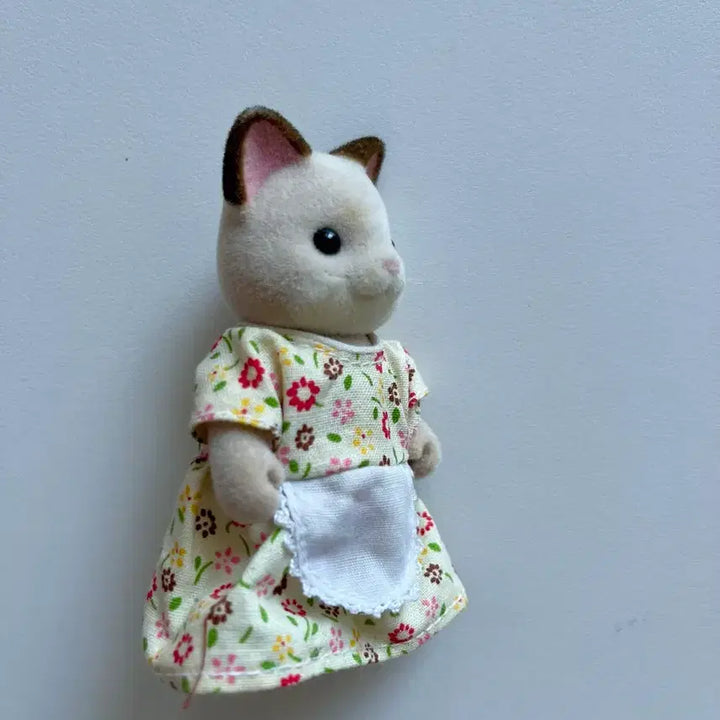 [BUNJANG] Sylvanian Families Cream Cat Figure with Claws / 실바니안 크림캣 집게손