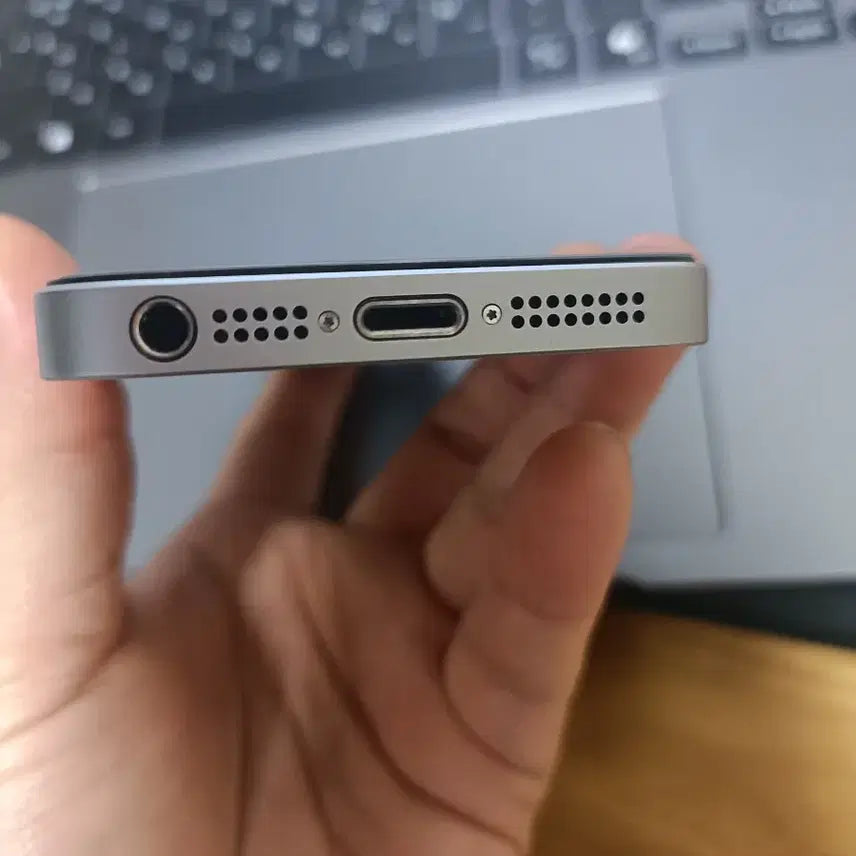 [BUNJANG] Apple iPhone SE (1st Gen) 128GB / c8. 아이폰 se1 128GB