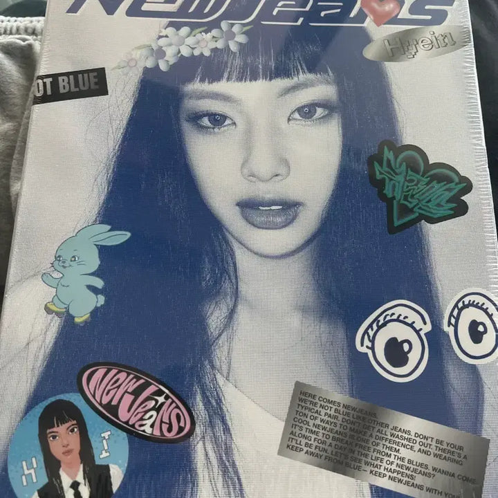 [BUNJANG] NewJeans Hyein Bluebook Album (Sealed) / 뉴진스 혜인 블루북 미개봉