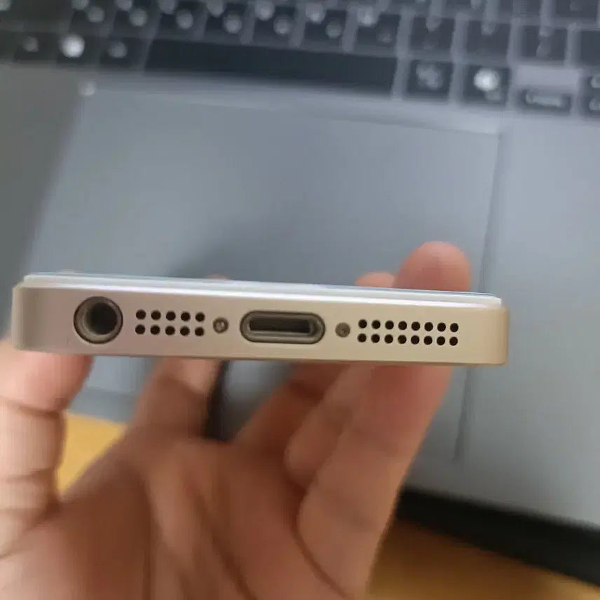 [BUNJANG] Apple iPhone SE 1st Generation 32GB / a2. 아이폰 se1 32GB