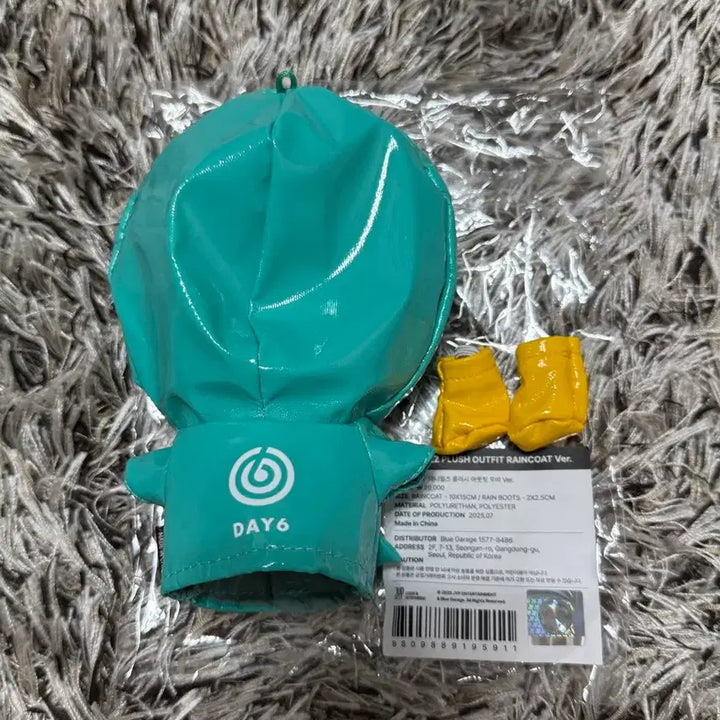 [BUNJANG] Day6 D.E.N.I.M.A.L.Z. Doll Clothes - PIER 10 Raincoat / [원가 이하] 데이식스 피어텐 우비 데니멀즈 인형옷
