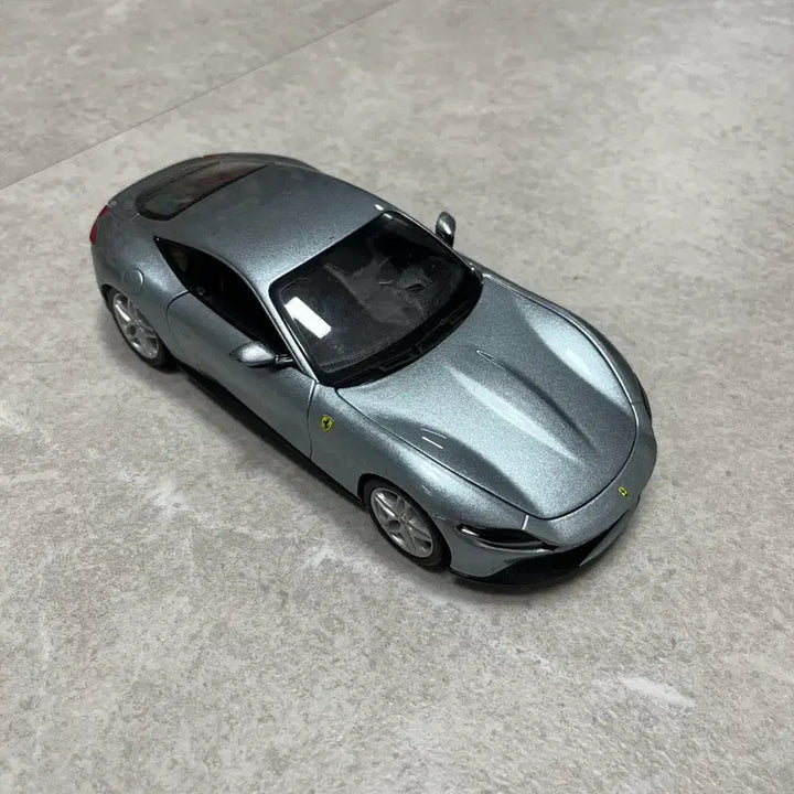 [BUNJANG] Burago Ferrari Roma 1:24 Scale Model Car / Burago 페라리 로마 1:24