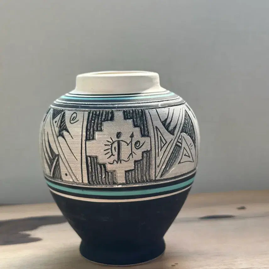 [SOLD OUT] Lawrence Crank Huskeniene Navajo Pottery