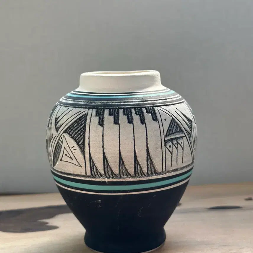 [SOLD OUT] Lawrence Crank Huskeniene Navajo Pottery