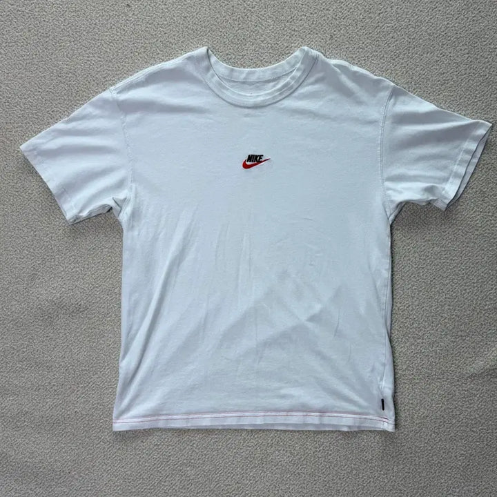 [SOLD OUT] 나이키 L nsw 프리미엄 에센셜 티셔츠 화이트