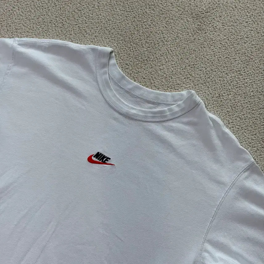 [SOLD OUT] 나이키 L nsw 프리미엄 에센셜 티셔츠 화이트