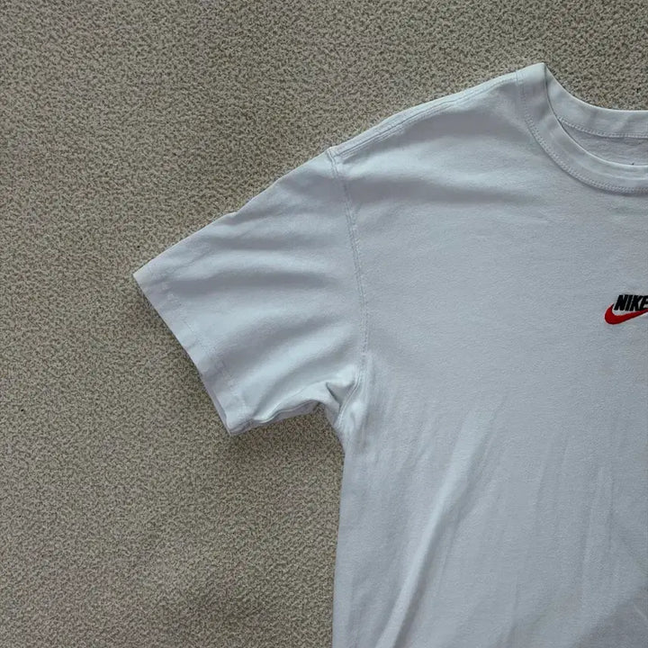 [SOLD OUT] 나이키 L nsw 프리미엄 에센셜 티셔츠 화이트