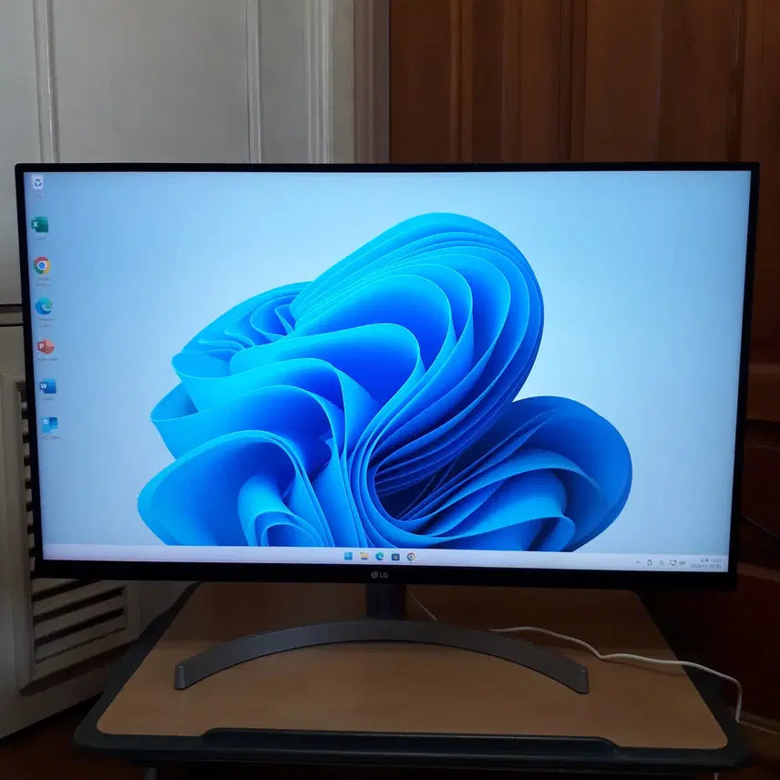 [BUNJANG] LG 32-inch UHD 4K Monitor / 대구 LG UHD 4K 32인치 모니터
