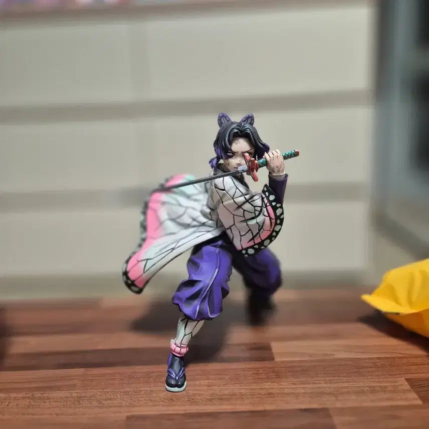 [BUNJANG] Kimetsu no Yaiba Shinobu Repaint PVC Figure / 귀멸의칼날 맥시매틱 시노부 리페인트