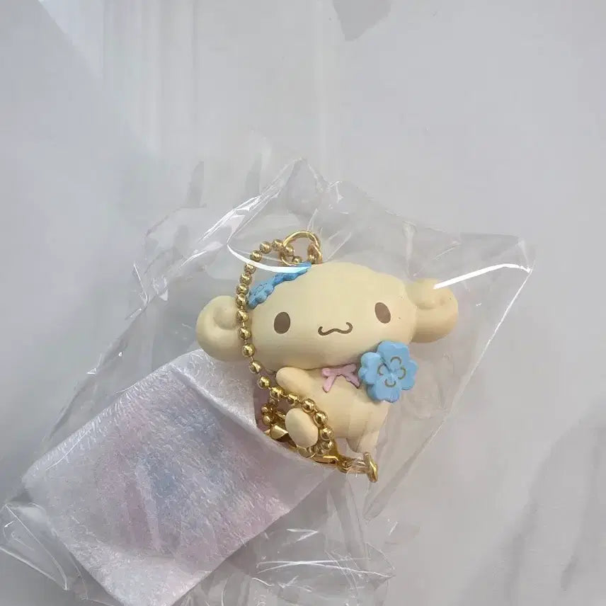 [BUNJANG] Sanrio Cinnamoroll Clover Secret Charm Espresso Keychain (Sealed) / 산리오 시나모롤 클로버 시크릿참 에스프레소 키링(미개봉)